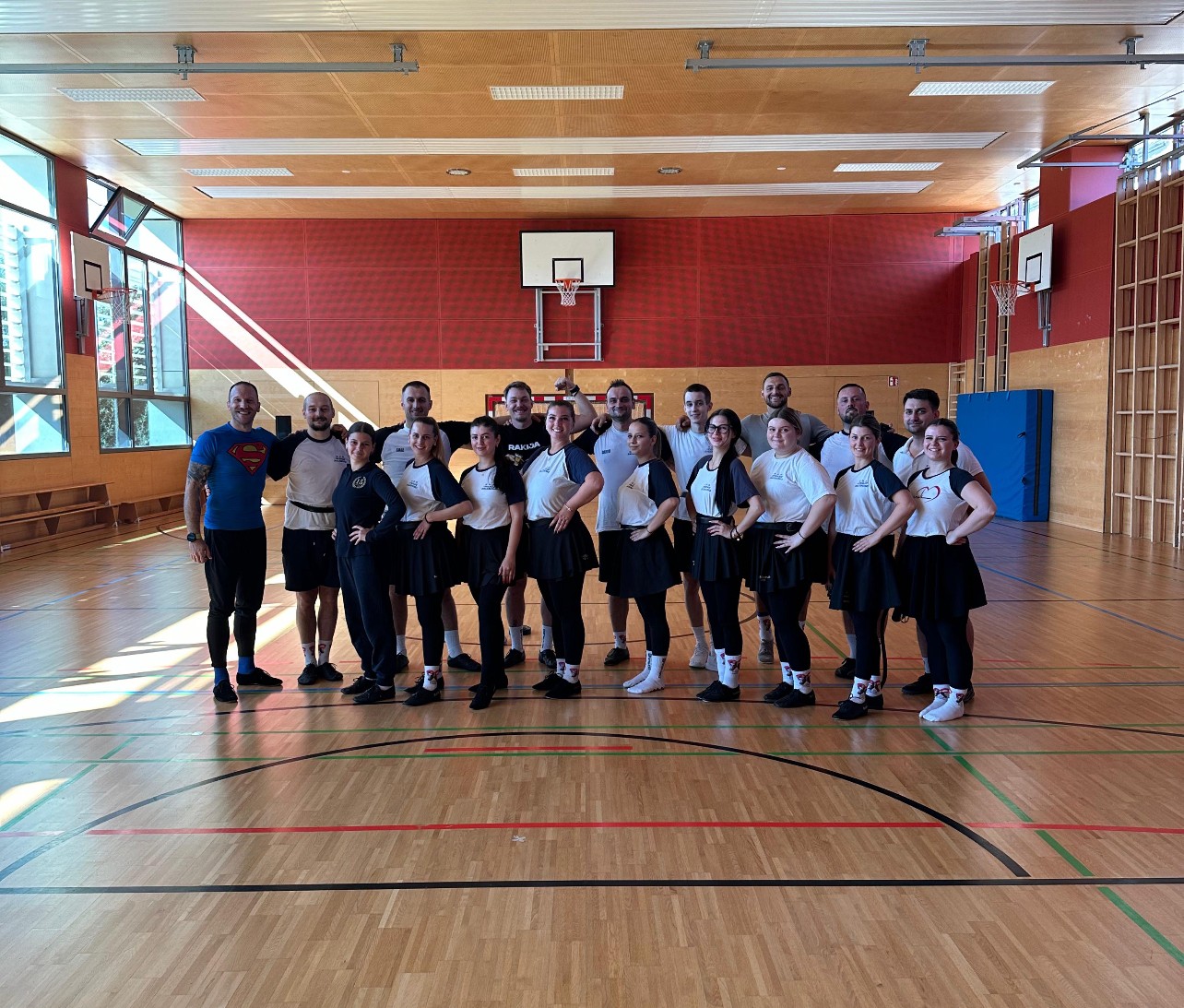 Prvi ansambl – Foto 1