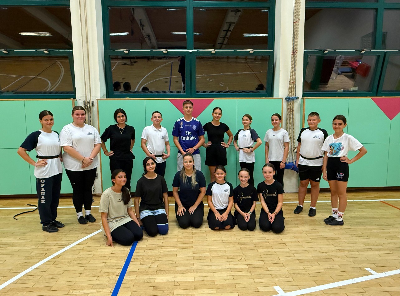 Srednji ansambl – Foto 1